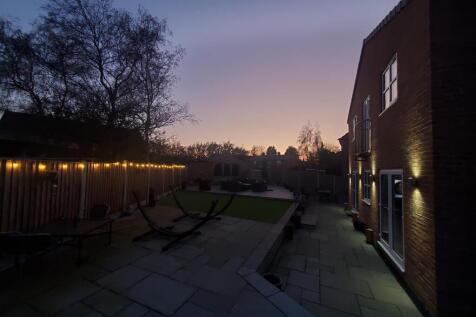 TWILIGHT VIEW REAR