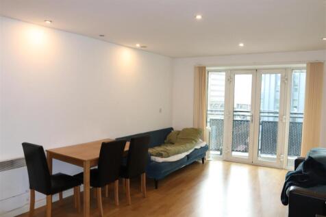 Lounge/Dining/Kitchen