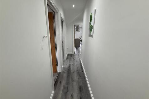 hallway (1).jpg