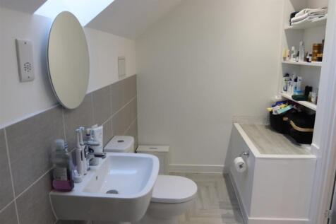Master Bedroom En-suite