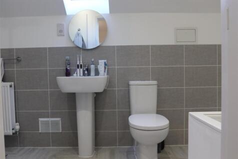 Master Bedroom En-suite
