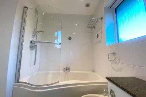 BATHROOM2.jpg