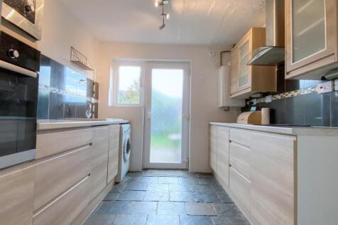 Kitchen3.jpg