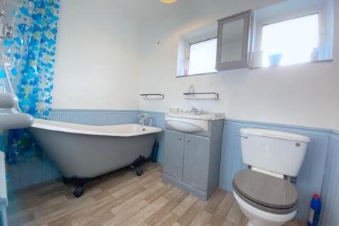Bathroom2.jpg
