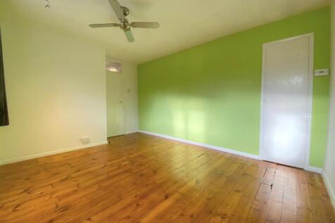 Bedroom1..jpg