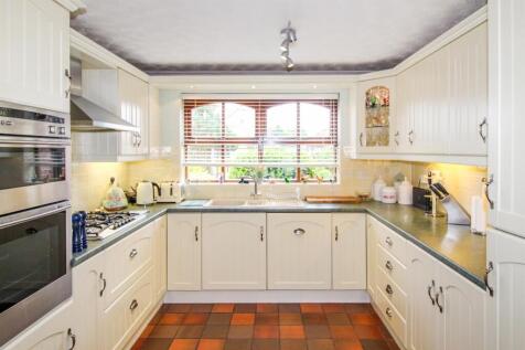 kitchen end.jpg
