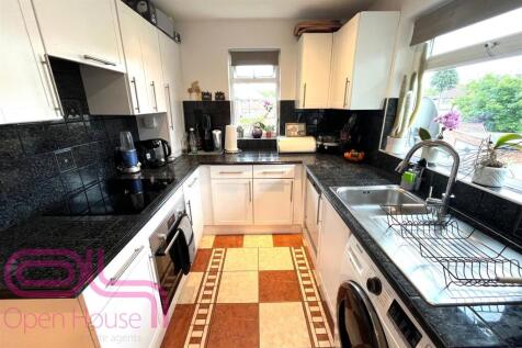 The Vale - Kitchen.jpg