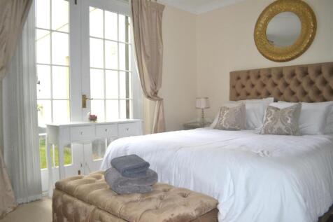 Master Bedroom.JPG