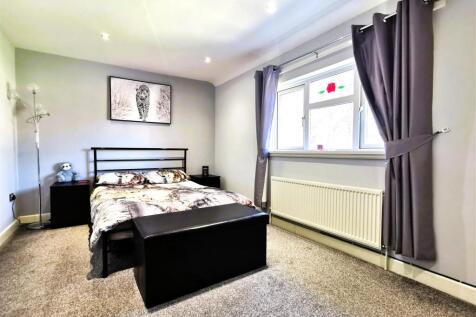 bedroom 1 2.jpg