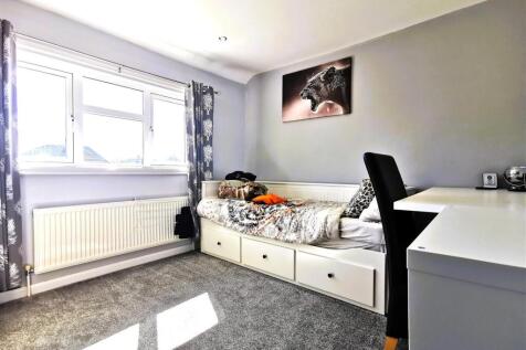 bedroom 2 1.jpg