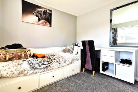 bedroom 2 2.jpg