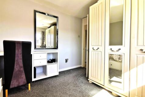 bedroom 2 3.jpg