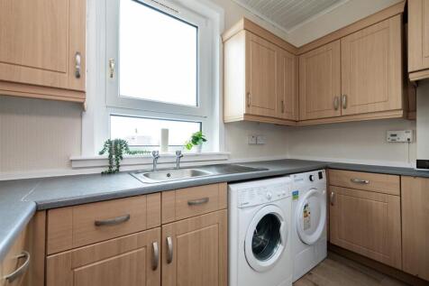 13 - Kitchen 1.jpg