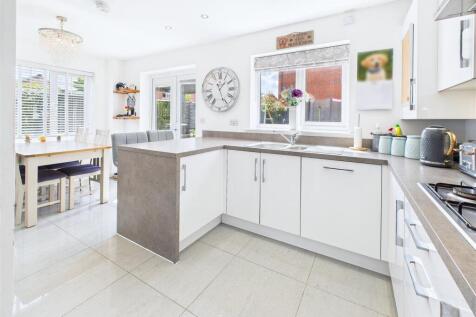 Harrier Way, Estate Agent, Burton on Trent (10).jp