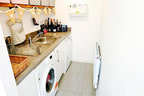 Harrier Way, Estate Agent, Burton on Trent (8).jpg