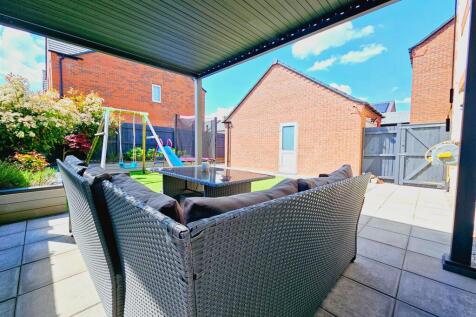 Harrier Way, Estate Agent, Burton on Trent (7).jpg
