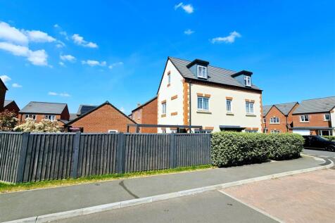 Harrier Way, Estate Agent, Burton on Trent (2).jpg