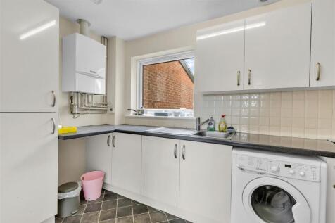 kitchen 2.jpg