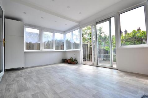 Utility Room/ Sun room
