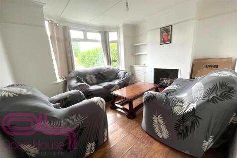 Sunbury Road - Living Room.jpg