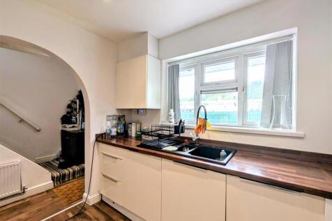 kitchen 2.jpg