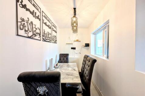 dining room.jpg
