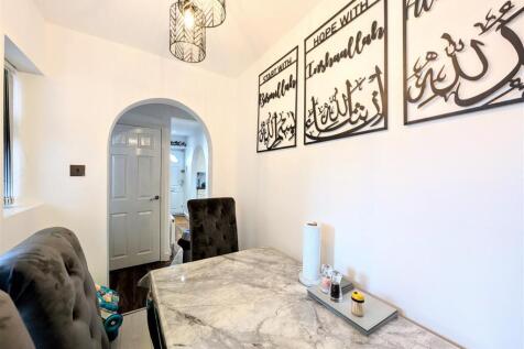 dining room 2.jpg