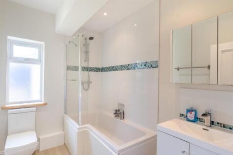 Family Bathroom.jpg