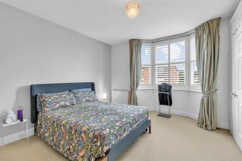 Bed 1a.jpg