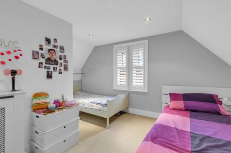 Bed 4a.jpg