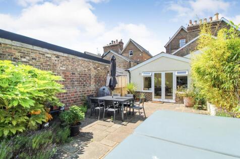 patio 1.jpg