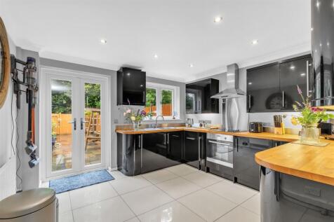 kitchen a.jpg