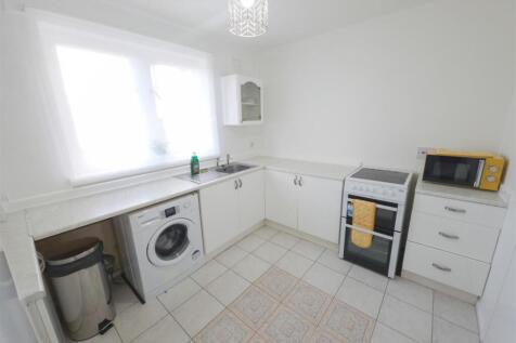 09 - Kitchen 1.jpeg