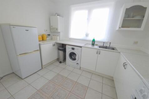 10 - Kitchen 2.jpeg