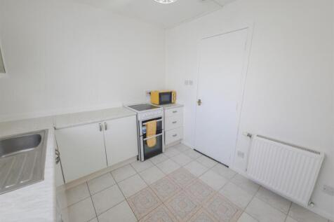 11 - Kitchen 3.jpeg