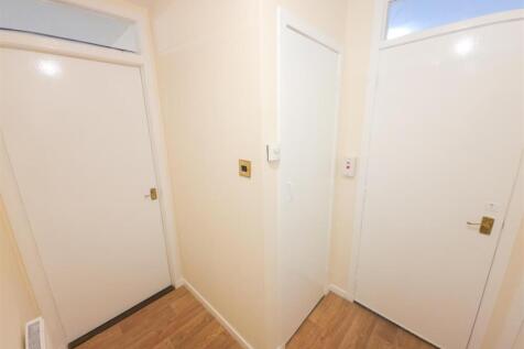 13 - Hallway.jpeg