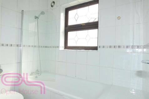 Bathroom 1_2.jpg