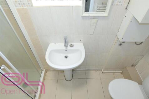 Shower Room.jpg