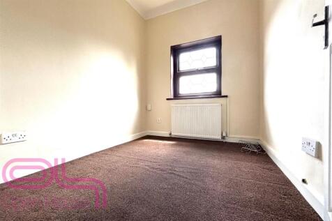 Hanworth Road Bedroom 3.jpg