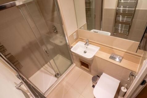 Master-Bed-2-(Ensuite)-1a---IMG_0821.jpg