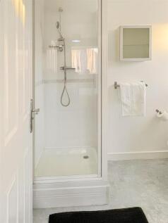 3c2bfac6-shower.jpg