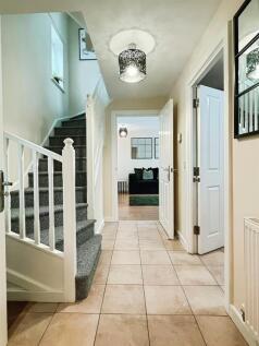 61d1fd7a-Hallway.jpg