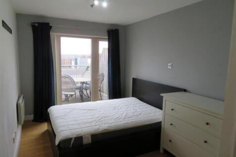 5 bedroom1.JPG