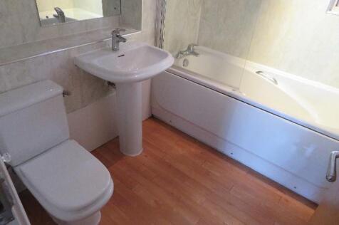 7 bathroom.jpg