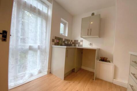 Kitchen2.jpg