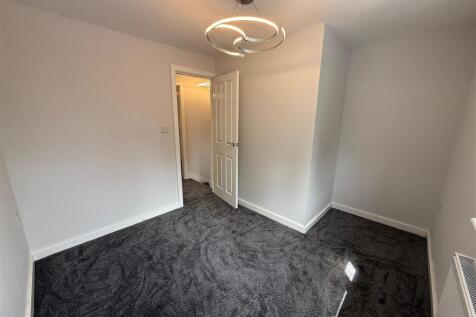 bedroom 2 (2).jpg
