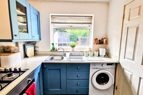 kitchen 2.jpg