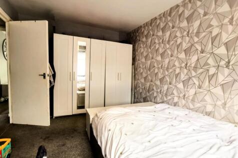 bedroom 1 2.jpg