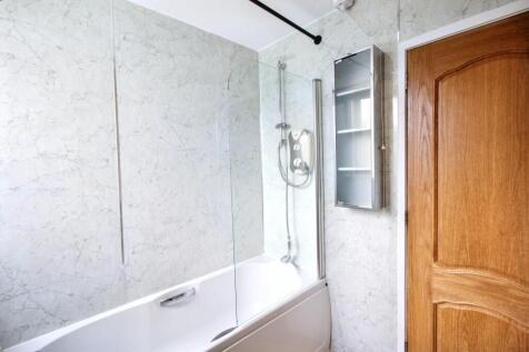21 - Bathroom 2.jpg