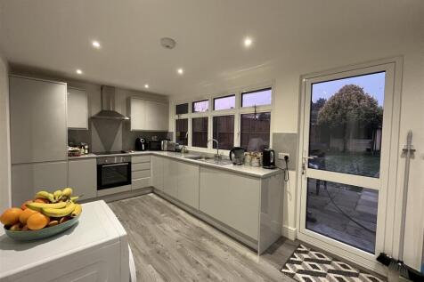 Kitchen 1.JPG